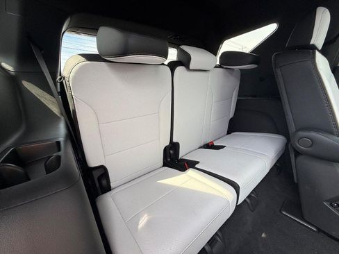 Used 2025 Chevrolet Traverse High Country w/ LPO, Floor Liner Package AWD/4WD image 14