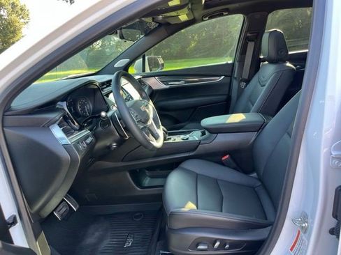Certified 2025 Cadillac XT5 Sportv w/ Technology Package AWD/4WD image 22
