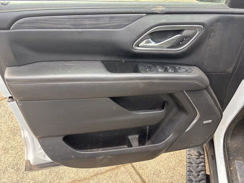 Used 2023 GMC Yukon XL SLT w/ SLT Luxury Package image 25