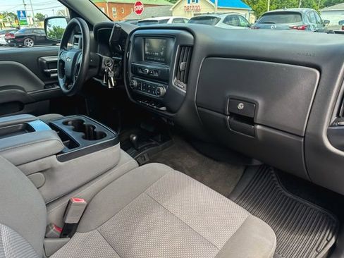 Used 2018 Chevrolet Silverado 1500 Custom w/ Custom Value Package AWD/4WD image 22