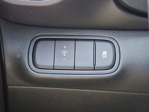 Used 2025 Hyundai Venue SEL FWD image 28