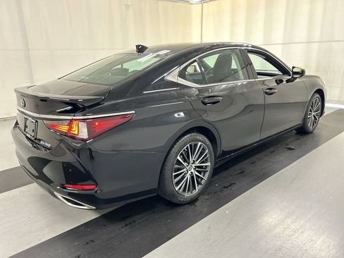 Used 2022 Lexus ES 350 w/ Premium Package image 2