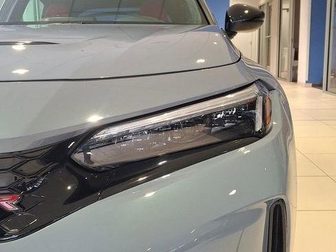 Used 2024 Honda Civic Type R image 9