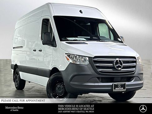 Used 2025 Mercedes-Benz Sprinter 2500 image 1
