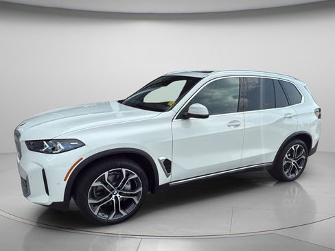 Used 2026 BMW X5 sDrive40i w/ Parking Assistance Package RWD image 4