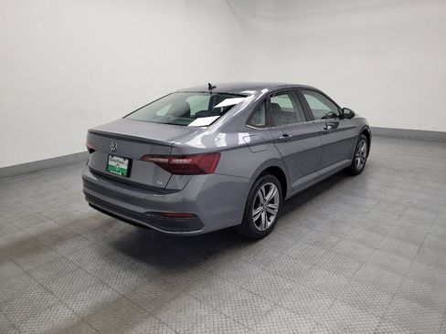 Used 2024 Volkswagen Jetta SE FWD image 9