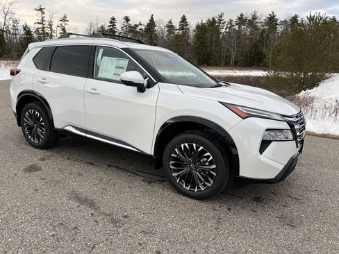 New 2026 Nissan Rogue Platinum image 9