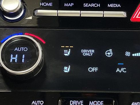 Used 2025 Hyundai Santa Fe Calligraphy image 8