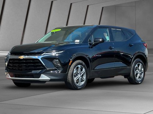 Used 2025 Chevrolet Blazer LT AWD/4WD image 8