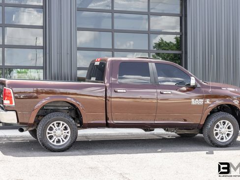 Used 2015 RAM 3500 Laramie w/ Convenience Group AWD/4WD image 10