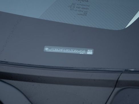 Used 2025 Toyota Corolla XLE image 31