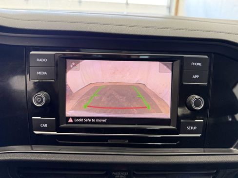 Used 2019 Volkswagen Jetta SE image 19