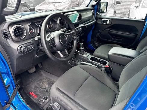 Used 2021 Jeep Wrangler Unlimited Sport image 25