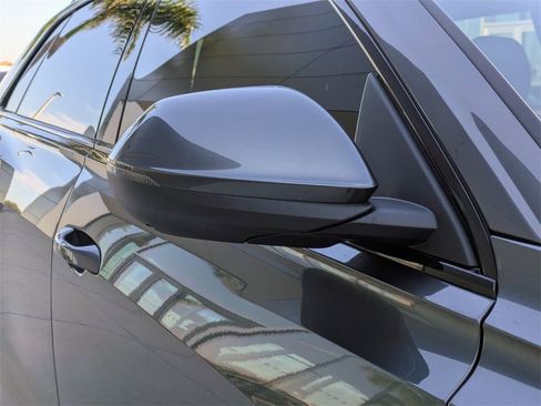 Used 2023 Audi Q8 Premium Plus image 12