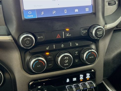 Used 2022 RAM 1500 Big Horn AWD/4WD image 14