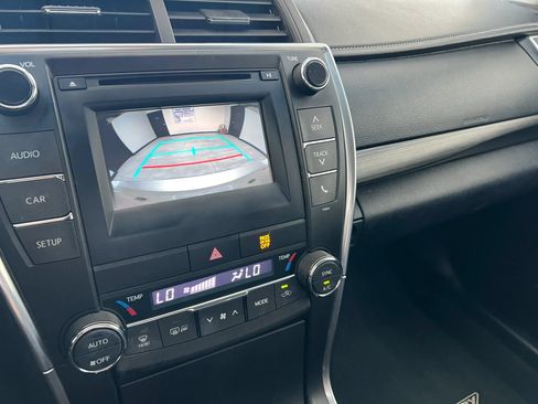 Used 2016 Toyota Camry LE FWD image 14