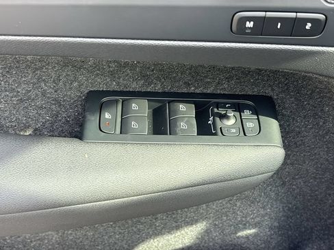 New 2026 Volvo XC40 B5 Core w/ Climate Package AWD/4WD image 12