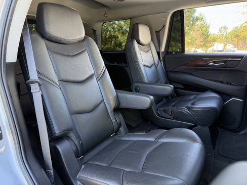 Used 2016 Cadillac Escalade 2WD image 40