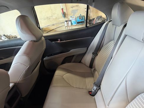 Used 2020 Toyota Camry SE AWD/4WD image 32