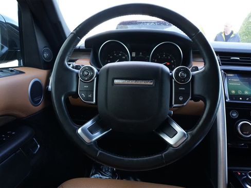 Used 2017 Land Rover Discovery HSE Luxury image 9