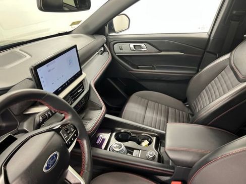 Used 2025 Ford Explorer ST-Line w/ Premium Package AWD/4WD image 23