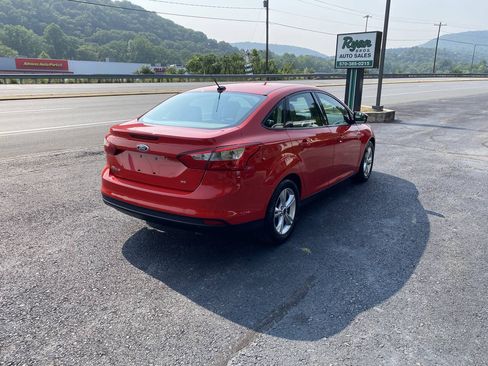 Used 2014 Ford Focus SE FWD image 6