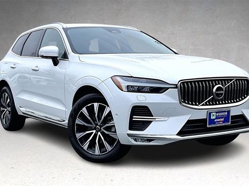 Certified 2023 Volvo XC60 B5 Plus image 3