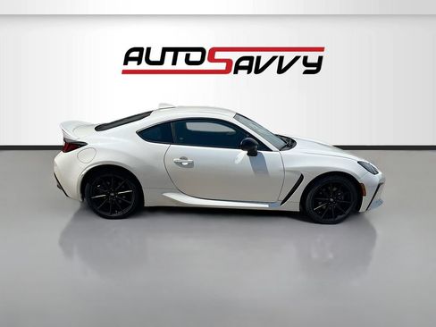 Used 2023 Toyota GR86 Premium w/ ALL Weather Mat Package (TMS) RWD image 8