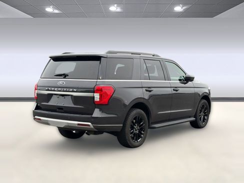 Certified 2024 Ford Expedition XLT RWD image 9