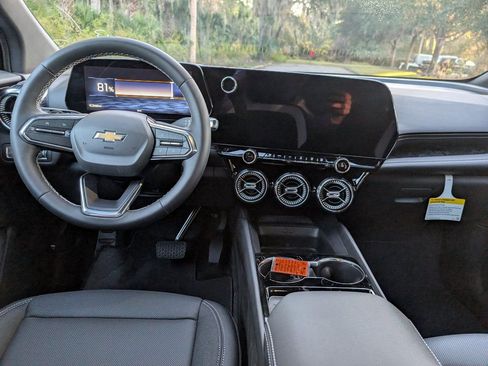 New 2026 Chevrolet Blazer EV LT image 9