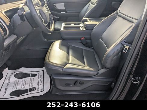 Used 2025 Ford Expedition Max Active AWD/4WD image 14
