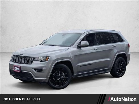 Used 2018 Jeep Grand Cherokee Altitude RWD image 1