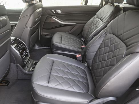 New 2026 BMW X7 xDrive40i image 13