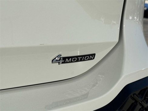 New 2026 Volkswagen Tiguan SEL R-Line image 4