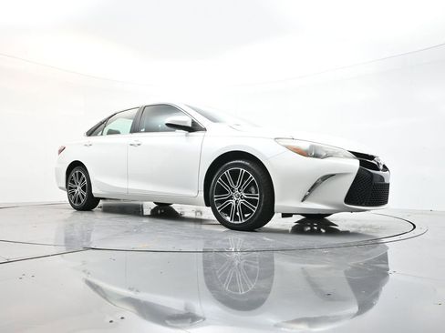 Used 2016 Toyota Camry SE image 27