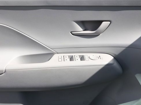 Used 2024 Hyundai Kona SEL image 24