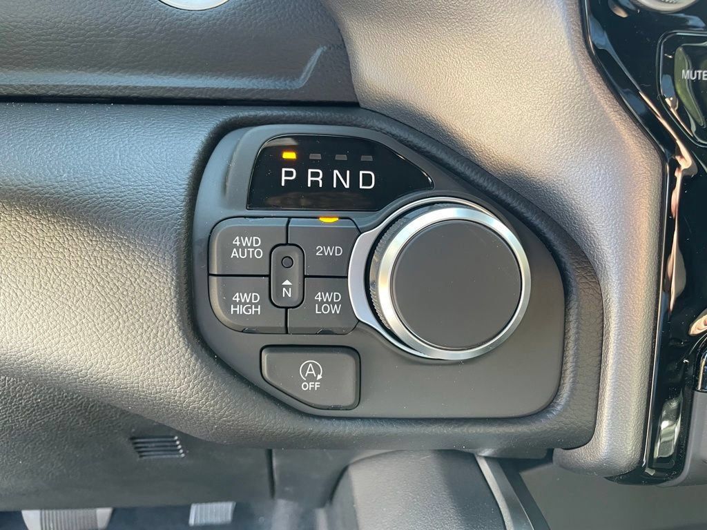 New 2026 RAM 1500 Big Horn AWD/4WD image 17