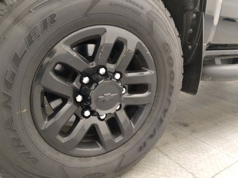 Used 2017 Chevrolet Silverado 2500 LT AWD/4WD image 31