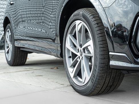 New 2025 Audi Q3 2.0T Premium image 30