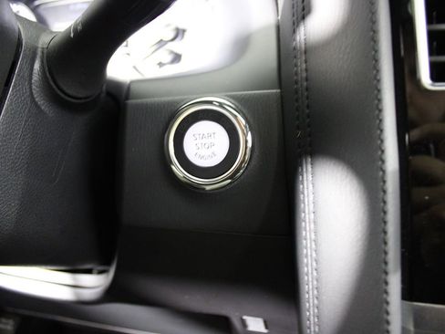 Used 2023 Nissan Armada SL w/ Midnight Edition Package image 19