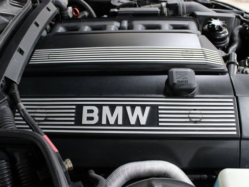Used 2001 BMW Z3 2.5i RWD image 17