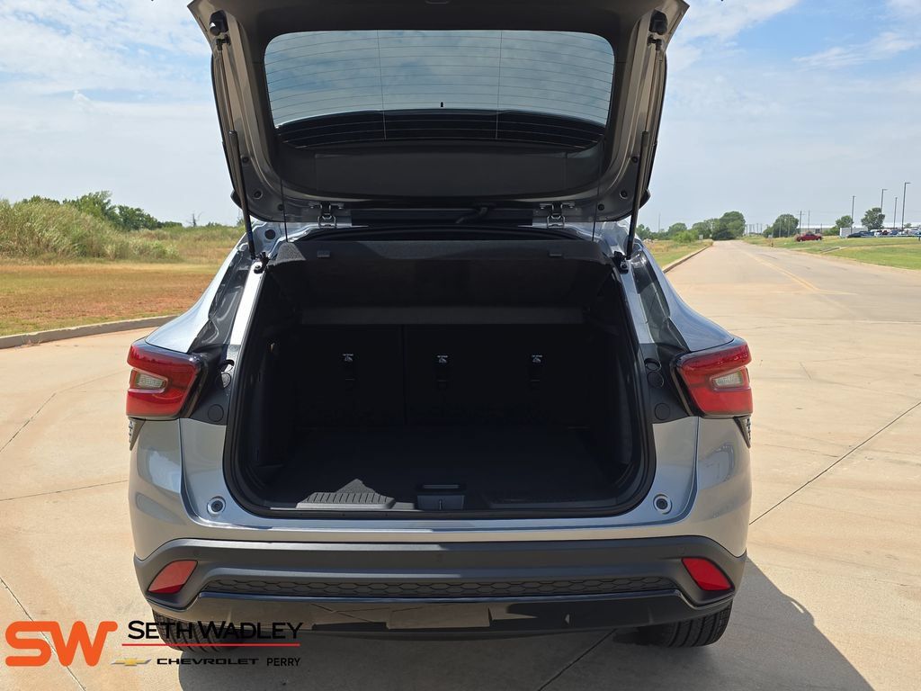 New 2026 Chevrolet Trax RS w/ Driver Confidence Package FWD image 12