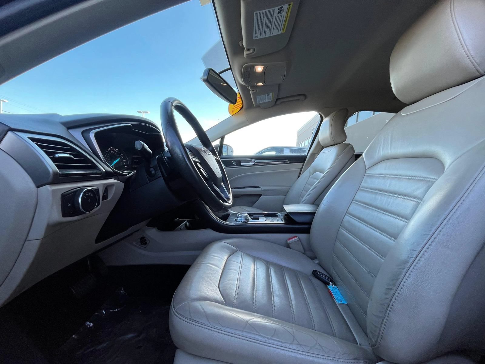 Used 2018 Ford Fusion SE w/ Fusion SE Technology Package FWD image 24