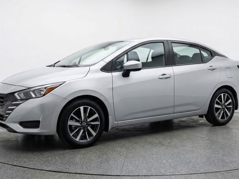 Used 2025 Nissan Versa SV FWD image 3
