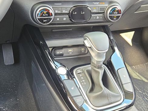 Used 2025 Kia Soul EX image 28