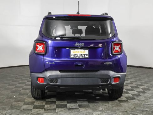 Used 2018 Jeep Renegade Latitude w/ Safety & Security Group AWD/4WD image 15