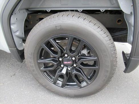 Used 2024 GMC Sierra 1500 Elevation image 8