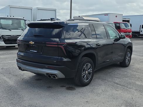 Used 2024 Chevrolet Traverse LT image 7