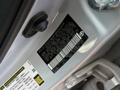Used 2025 Toyota Corolla LE FWD image 28