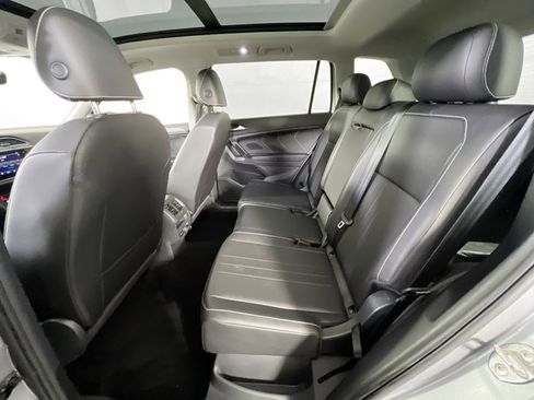 Used 2022 Volkswagen Tiguan SE image 24